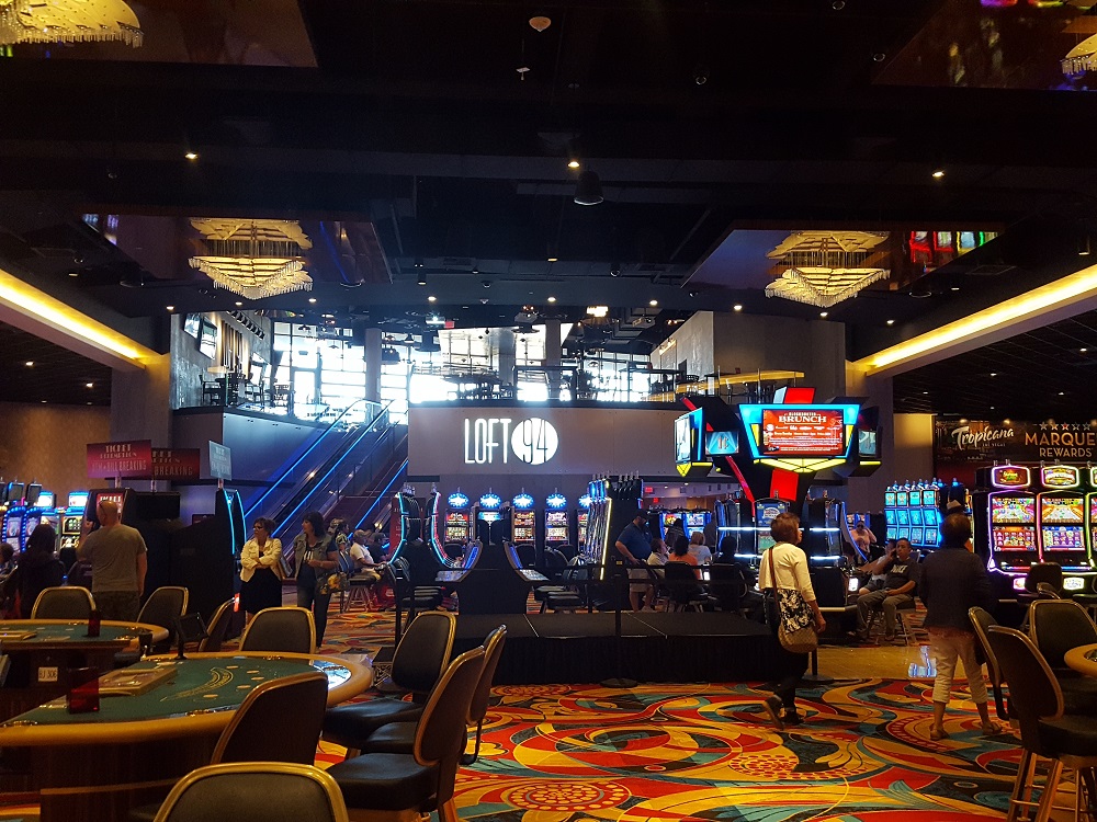 Hollywood Casino Brings Vegas to San Diego #sandiego #hollywoodcasino #restaurants