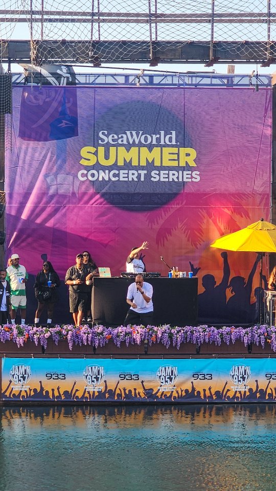 Had the BEST time partying it up at @seaworldsandiego Saturday night for their Summer Spectacular Concert featuring @warreng and @tooshort! 🎤🔥

“Regulate” was absolutely the anthem of my high school years, so hearing Warren G live brought me waaay back! 😂 What a beautiful night it was watching the sunset over SeaWorld while we sang along and got down 🌅🎶

There are still a few concerts left this summer, so don’t miss your chance to experience one! 🙌

Thank you to SeaWorld for the amazing Reserved Seats and to Warren G + Too Short for an unforgettable show! 💜

#SeaWorldSanDiego #SummerSpectacular #SanDiego #ThingsToDoInSanDiego #SoCal (hosted)
