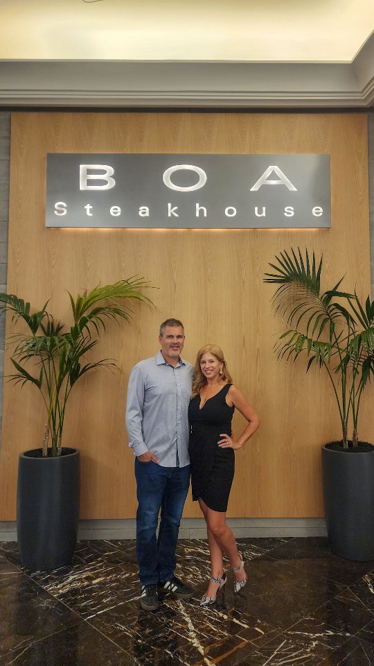 If you're celebrating something special in Las Vegas, put @boavegas Steakhouse on your list. 🥩🥂 Located in the Grand Canal Shoppes at The Venetian, it's the perfect spot for a date night, anniversary, birthday, or any excuse to treat yourself.

Our favorites? The tender scallops, the incredible Japanese F-1 Filet, and the Boujee Potato (trust me...don't skip it 🤤).

From the impeccable service to the beautiful atmosphere, this is one of those restaurants that turns dinner into an experience.

📍BOA Steakhouse | Grand Canal Shoppes at The Venetian, Las Vegas

Save this for your next Vegas trip and tag your favorite dinner date! ✨

#BOASteakhouse #LasVegasRestaurants #TheVenetian #VegasFoodie #VisitLasVegas @onesevenagency (hosted)